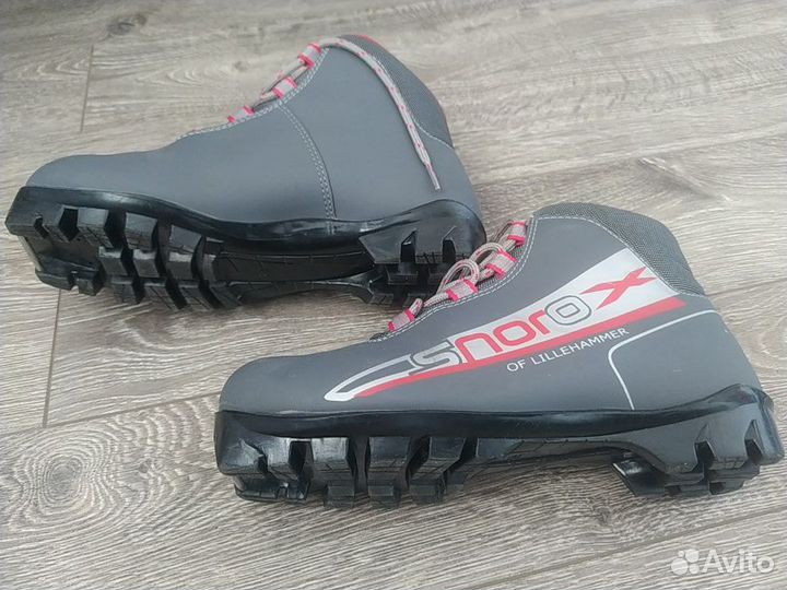 Лыжные ботинки