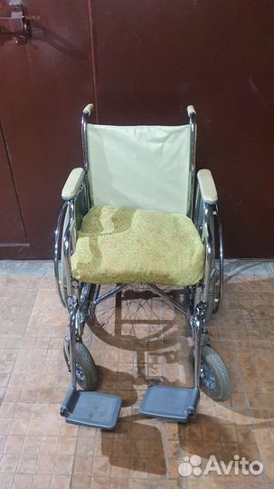 Инвалидная коляска 48 см. прогулочная складная бу