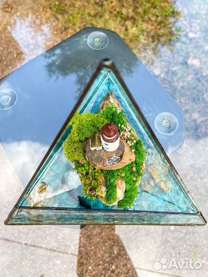 Моссариум, маяк светится в темноте