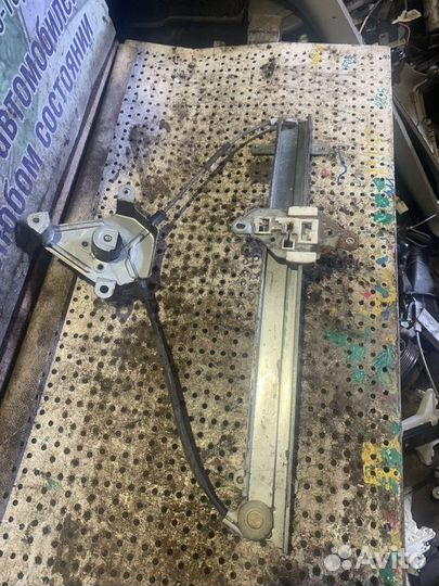 Стеклоподъемник передний правый Nissan Almera N15