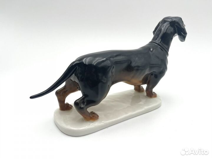 Антикварная фарфоровая статуэтка 