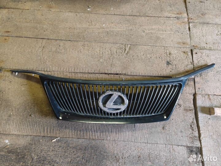 Решетка радиатора lexus is 250