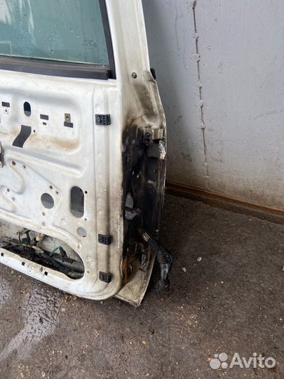 Дверь задняя левая Ford Scorpio лифтбек BRE 1989