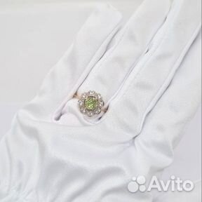Кольцо с синтетическим камнем Золото