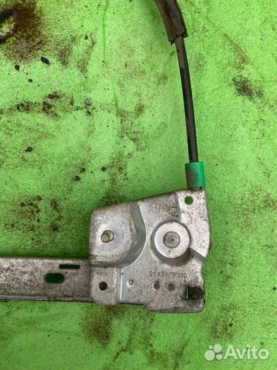 Стеклоподъёмник передний левый Peugeot 406