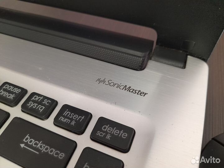 Ноутбук asus SonicMaster