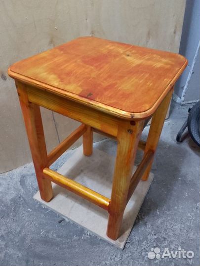 Табуреты,стол,стулья