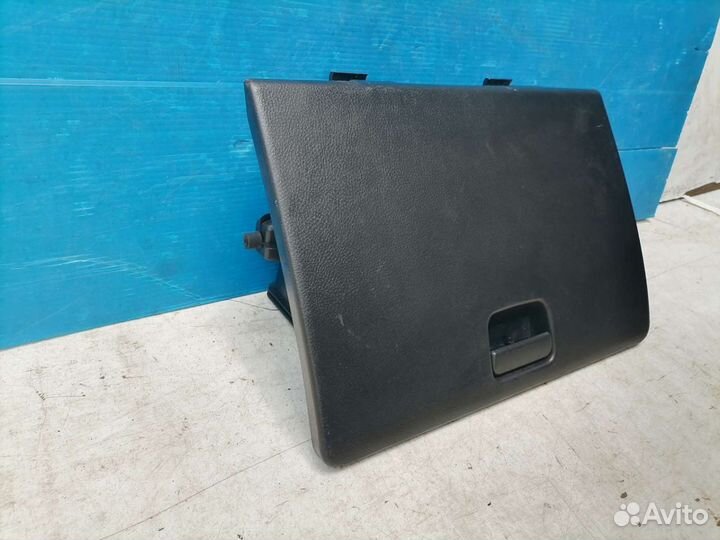 Бардачок Mitsubishi Outlander 1