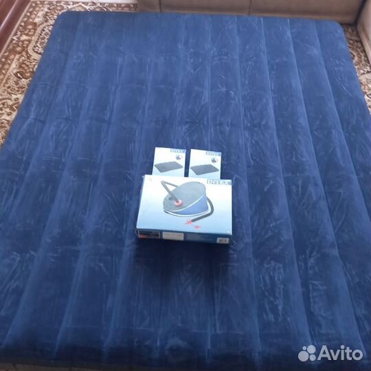 Надувной матрас двухспальный с насосом