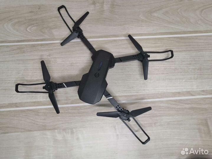 Квадрокоптер новый с двумя камерами