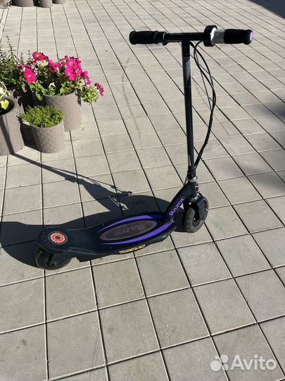 Электро самокат Razor core e100