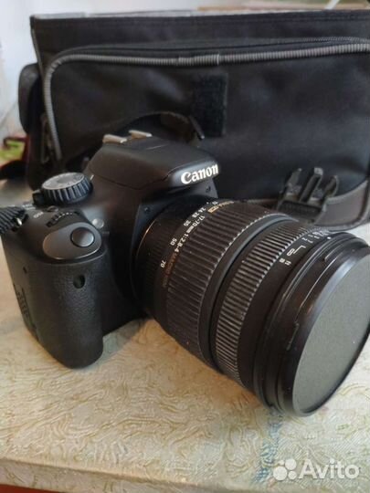 Зеркальная фотокамера Canon EOS 550D