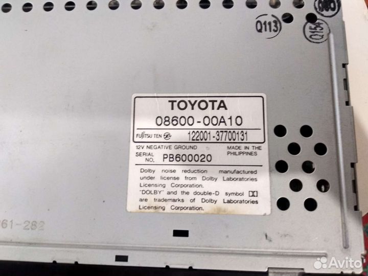 Кассетная автомагнитола и пионер