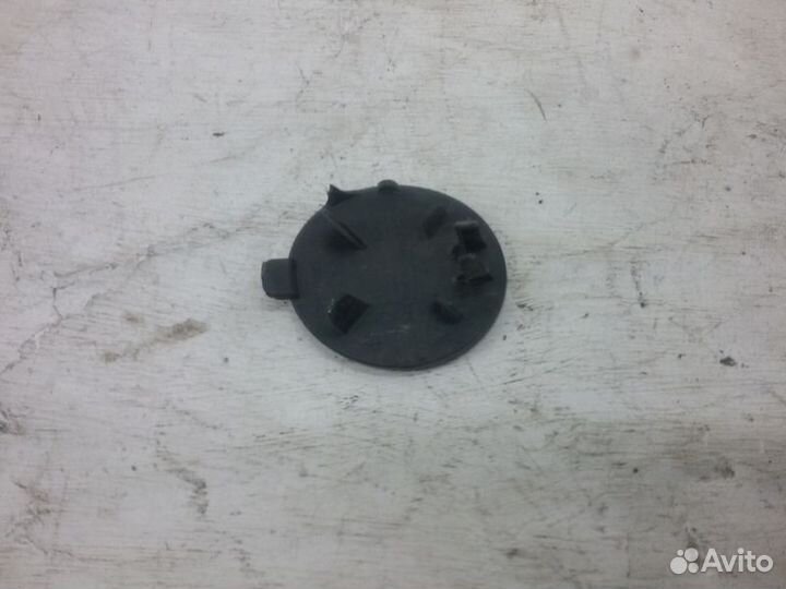 Заглушка буксировочного крюка переднего бампера Volkswagen Tiguan 2