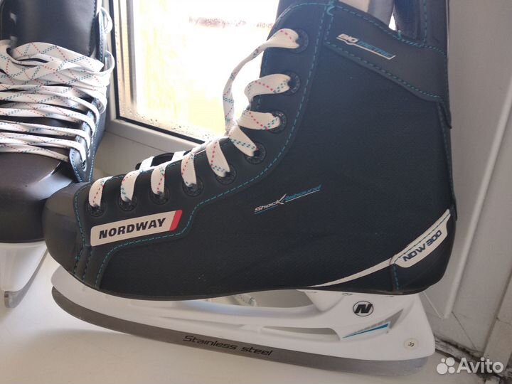 Коньки хоккейные