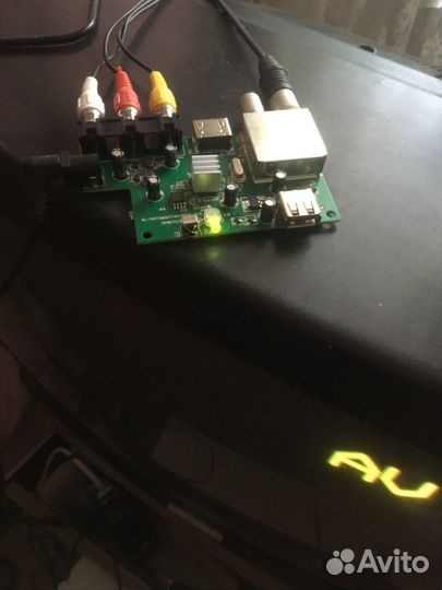 Ресивер DVB-T2 Cadena CDT-1712