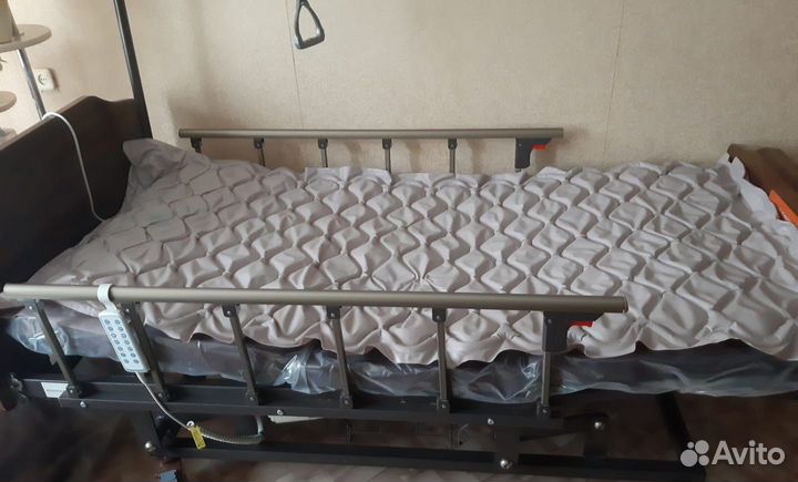 Кровать для лежачих больных с электроприводом