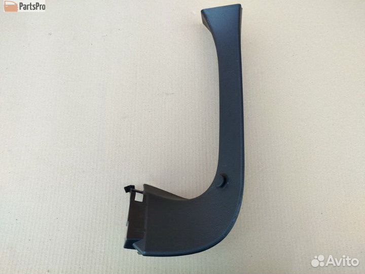 Lexus NX Z10 правая боковая обшивка багажника