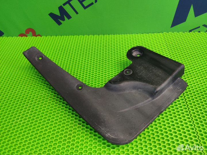 Брызговик передний правый Bmw X3 F25 N47D20C 2012