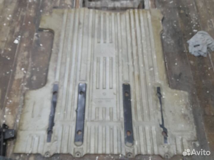 Пол, ковёр рено трафик 3