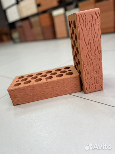 Кирпич красный керамический лицевой*