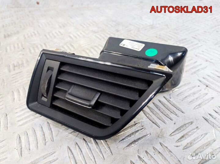 Дефлектор воздушный левый Skoda Rapid 5JA819701H