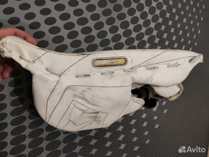 Вратарские блин(L) и ловушка(R) Bauer