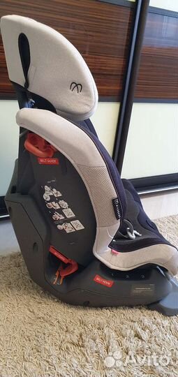Детское японское автокресло Carmate Swing