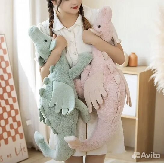 Плюшевая игрушка в виде дракона