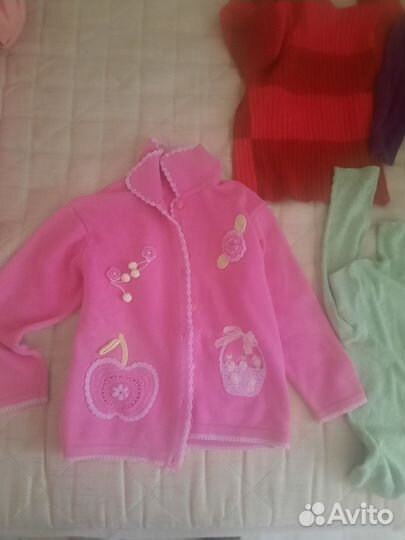 Пакетом фирменные вещи