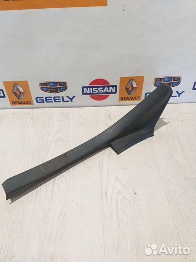 Накладка порога внутренняя nissan almera G15 Прав