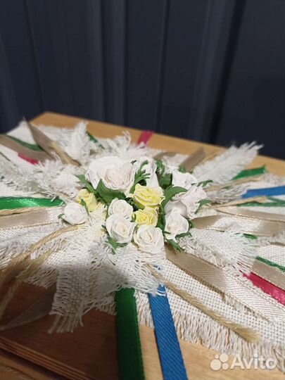 Деревянная шкатулка