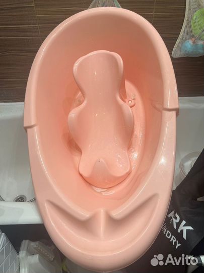 Детская ванночка для купания с подставкой
