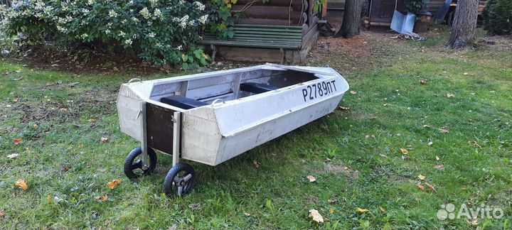 Лодка Романтика