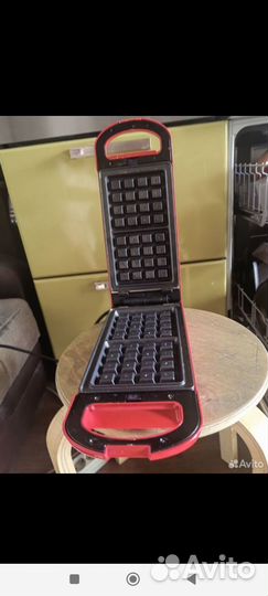 Электро вафельница Maunfeld