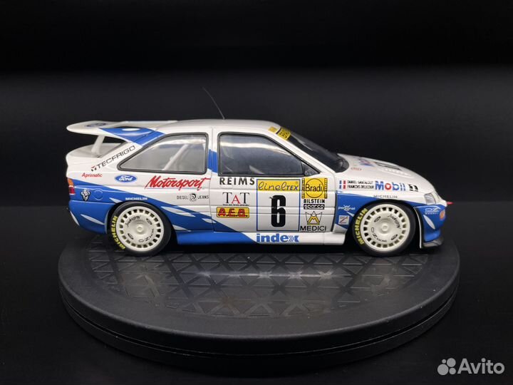 Ford Escort RS Cosworth 1:18 / UTModels-Minichamps
