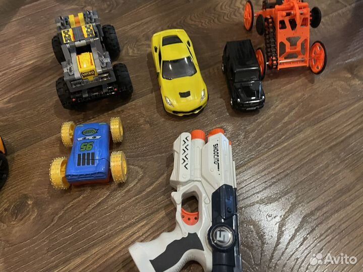 Машинки, бластер маленький