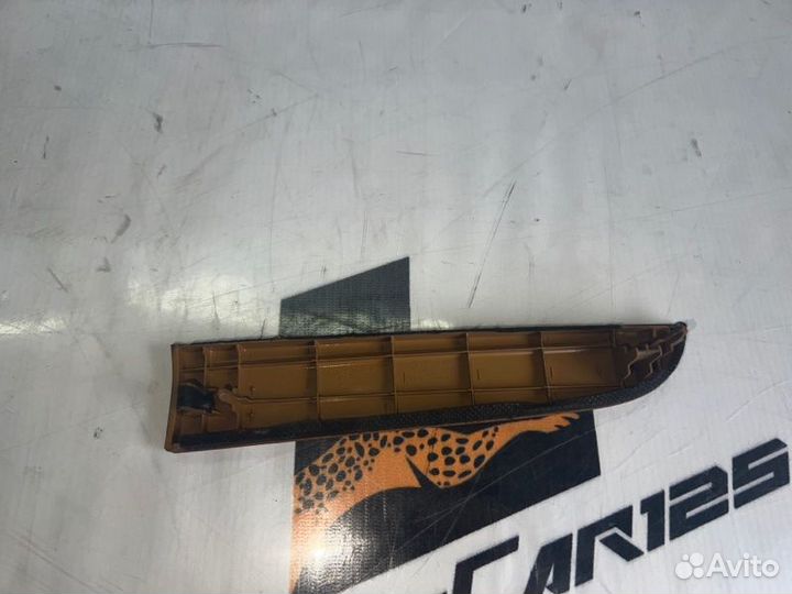 Накладка декоративная передняя левая Hyundai Santa