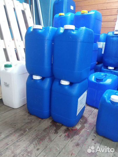 Канистры пластиковые 20 литров
