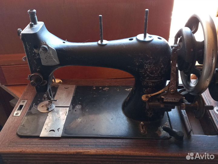 Швейная машина Singer