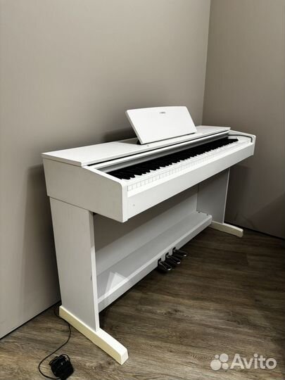 Цифровое пианино Yamaha Arius YDP 143