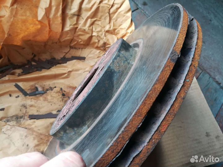 Тормозные диски передние комплект на opel insignia