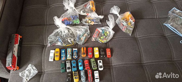 Коллекционные машинки (маленькие)
