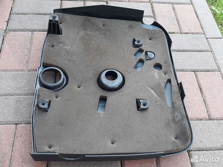 Крышка двигателя Jaguar XF