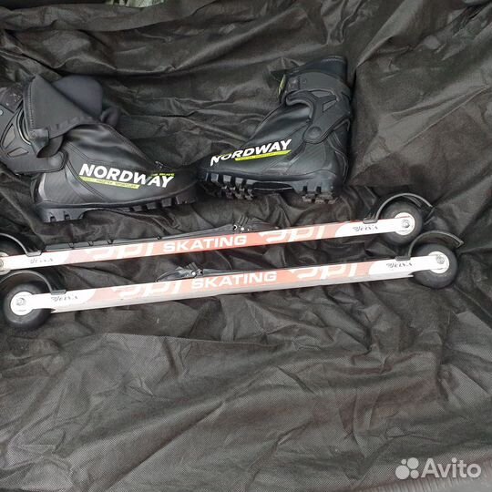 Лыжные ботинки, палки, чехол