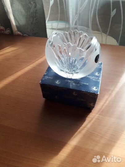 Ваза хрустальная. Новая