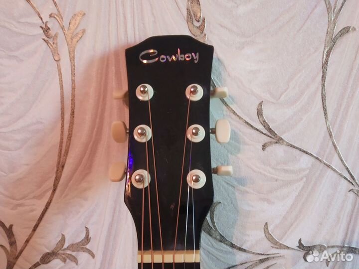 Гитара акустическая