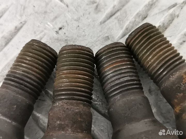 Болт Citroen C4 Picasso 2006 701601139B