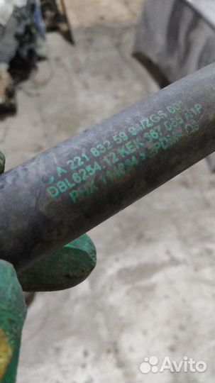 Патрубок системы охлаждения Mercedes W221