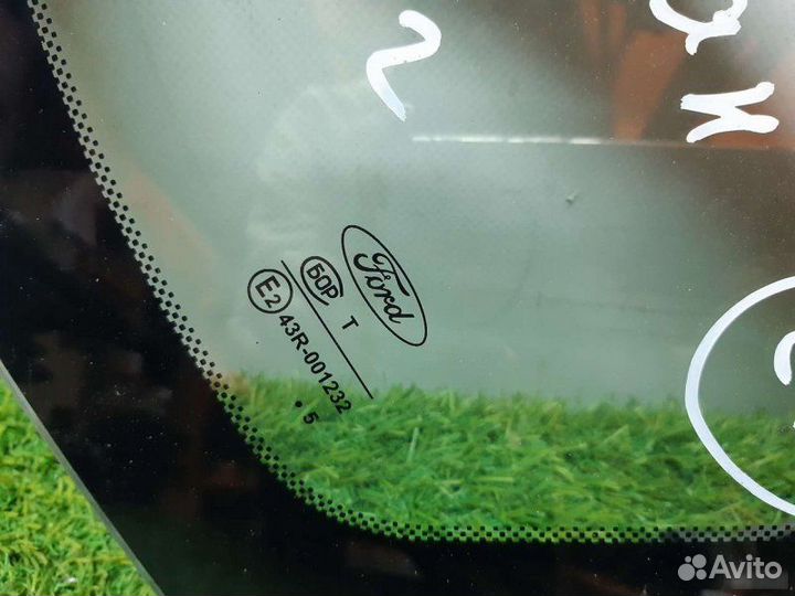 Стекло кузовное глухое заднее Ford Focus 2